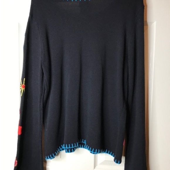 Trendy Sweater - Picture 4 of 5